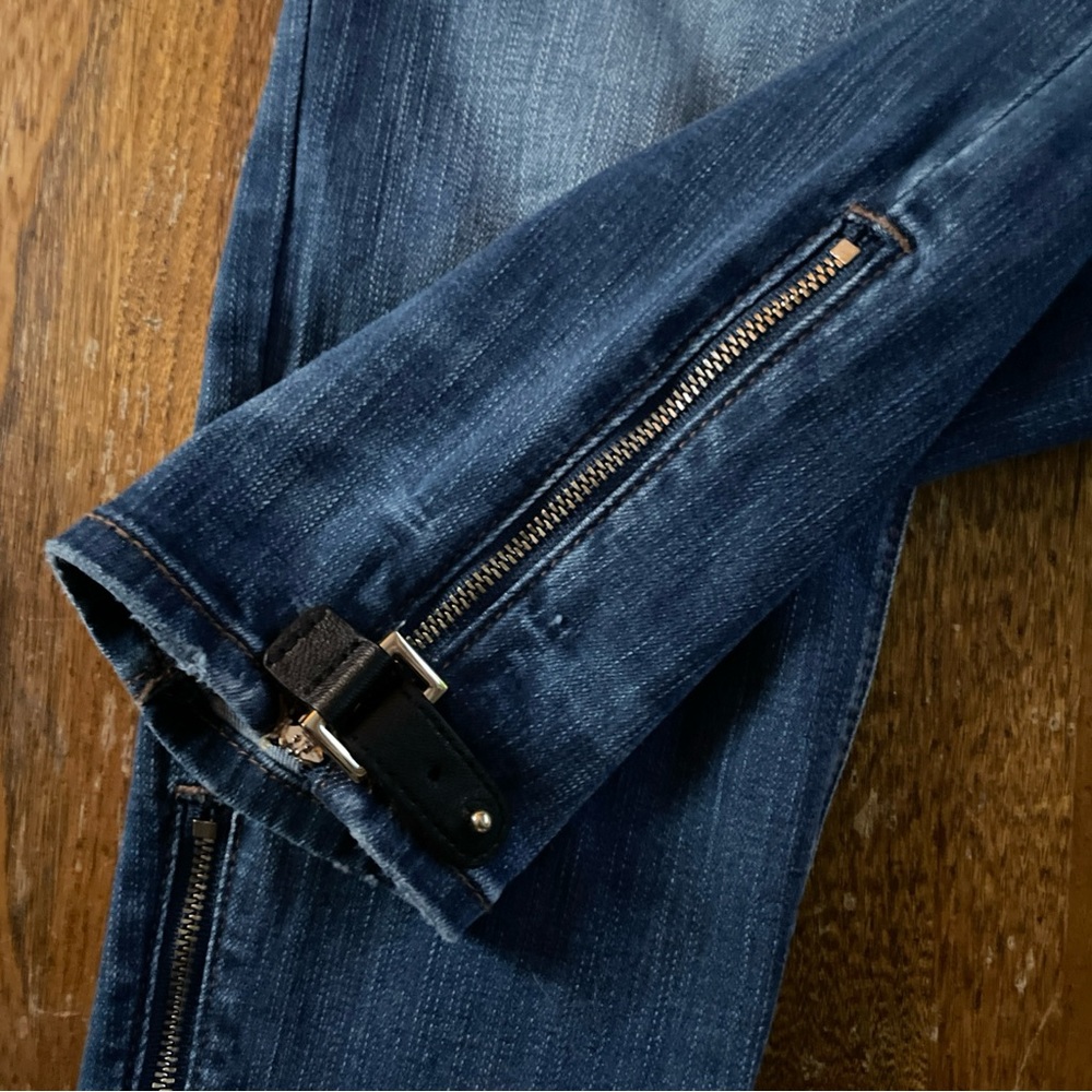 White House Black Market The Skinny jeans size 8P Medium Blue Zipped Ankles - Picture 7 of 13